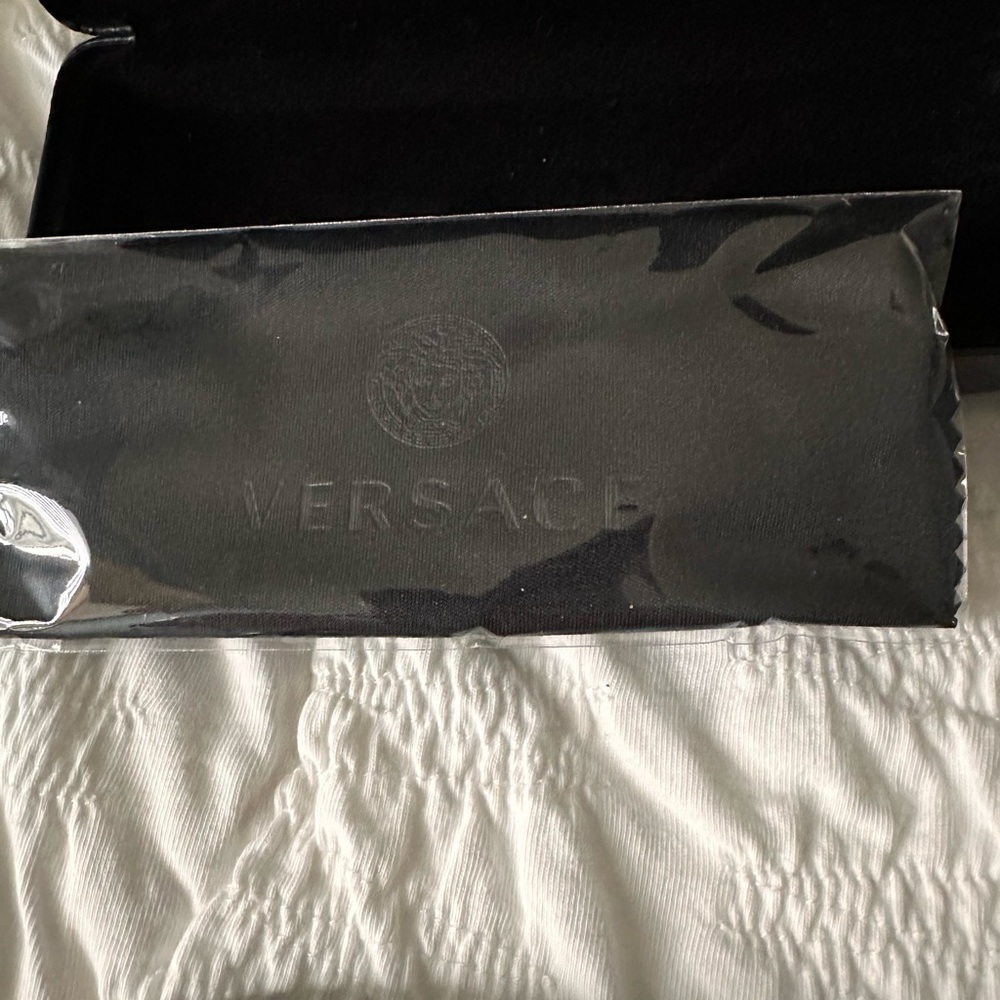Versace glasses and cases. Slight RX - Picture 8 of 14